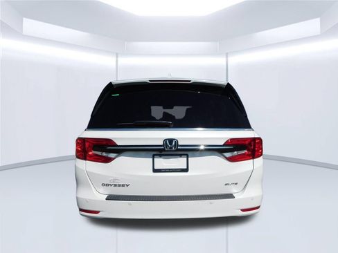 Used 2021 Honda Odyssey Elite image 4