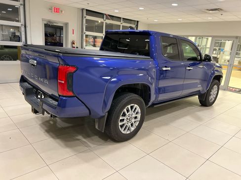Used 2024 Toyota Tacoma Limited w/ Limited Package (LT) image 10