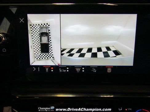 Used 2024 GMC Sierra 2500 AT4 w/ Technology Package image 7