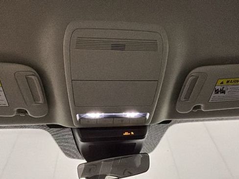 Used 2024 MAZDA MAZDA3 s FWD image 25