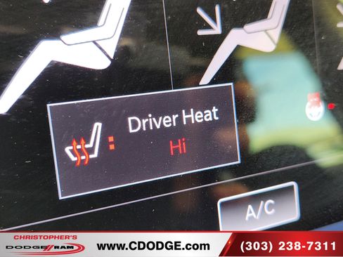 Used 2023 Chrysler Pacifica Limited FWD image 29