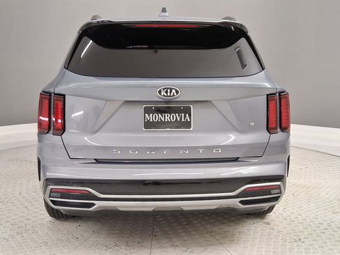 Used 2021 Kia Sorento S w/ Panoramic Sunroof Package FWD image 8