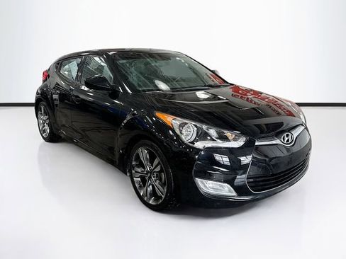 Used 2017 Hyundai Veloster Value Edition image 3