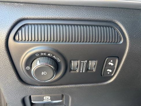 Used 2024 Jeep Wagoneer Series II w/ Flexible Seating Group RWD image 55