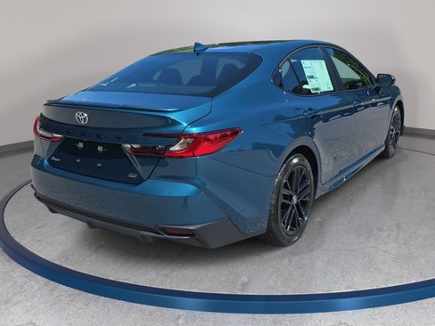 New 2026 Toyota Camry SE FWD image 5