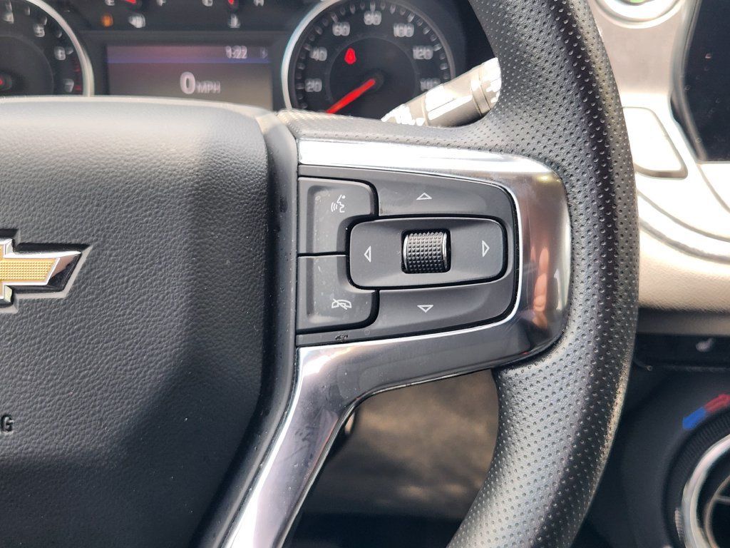 Used 2025 Chevrolet Blazer LT FWD image 27