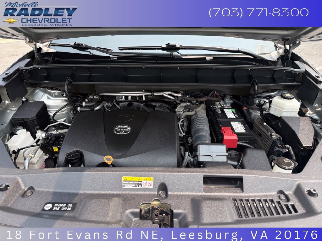 Used 2020 Toyota Highlander XLE AWD/4WD image 16