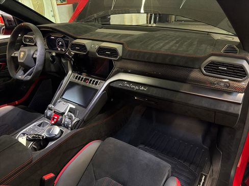 Used 2024 Lamborghini Urus Performante image 27