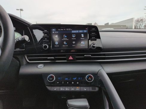 Used 2022 Hyundai Elantra SEL w/ Convenience Package image 14