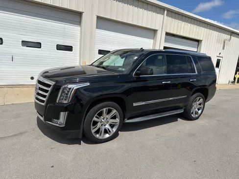 Used 2015 Cadillac Escalade Luxury AWD/4WD image 15