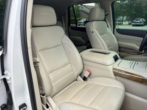 Used 2017 GMC Yukon Denali w/ Open Road Package AWD/4WD image 18