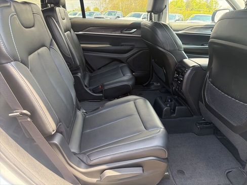 Used 2023 Jeep Grand Cherokee L Limited AWD/4WD image 23