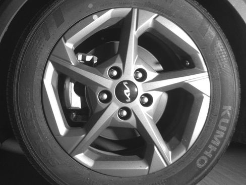 Used 2025 Kia K4 FWD image 12