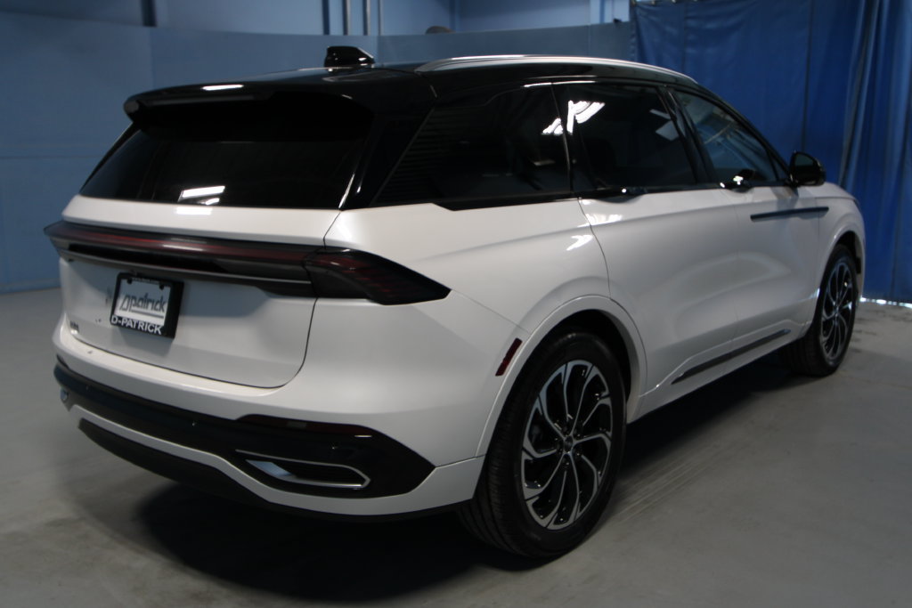 Used 2025 Lincoln Nautilus Reserve AWD/4WD image 40