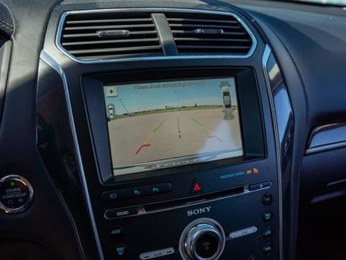 Used 2018 Ford Explorer Platinum AWD/4WD image 23