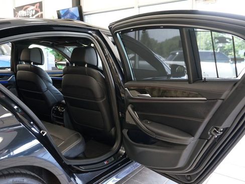Used 2021 BMW M550i xDrive w/ Executive Package AWD/4WD image 60