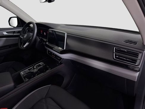 New 2025 Volkswagen Atlas Peak Edition SE image 30