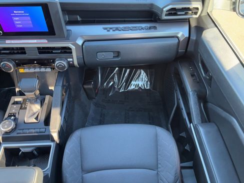 Certified 2025 Toyota Tacoma SR5 image 18