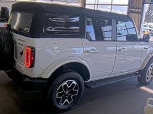 Used 2021 Ford Bronco Outer Banks image 4