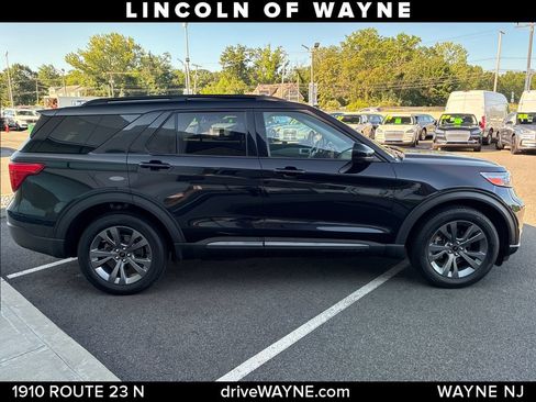 Used 2022 Ford Explorer XLT w/ Equipment Group 202A AWD/4WD image 8