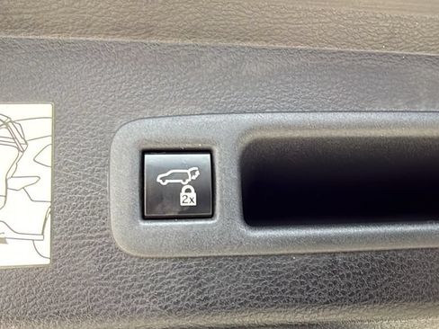 Used 2021 Toyota Sienna XSE w/ XSE Plus Package FWD image 10