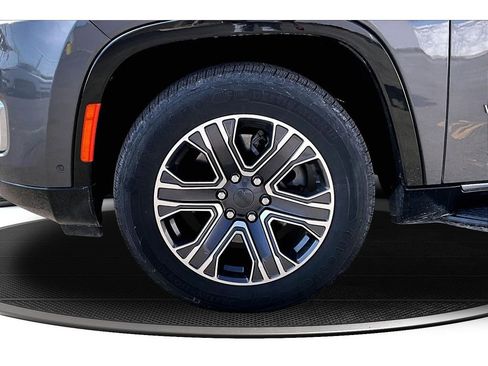 Used 2024 Jeep Wagoneer Series II w/ Flexible Seating Group image 10