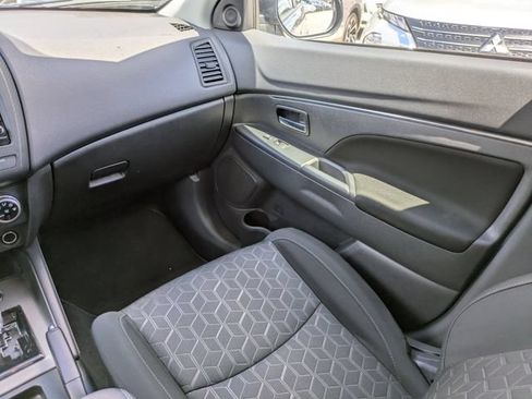 Used 2025 Mitsubishi Outlander Sport ES AWD/4WD image 17