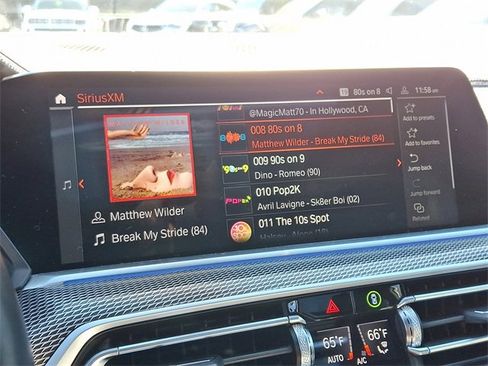 Used 2023 BMW X6 xDrive40i w/ M Sport Package image 17