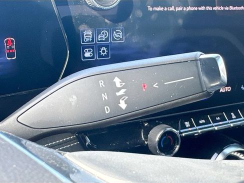 Used 2024 Chevrolet Blazer EV LT AWD/4WD image 18