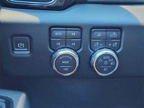 Used 2022 GMC Sierra 1500 AT4 w/ AT4 Premium Package image 23