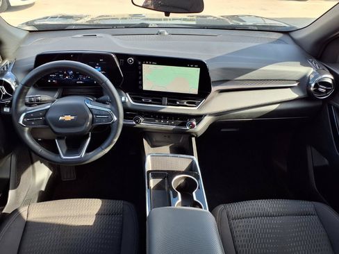 Used 2025 Chevrolet Equinox LT FWD image 10