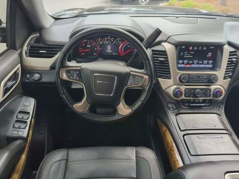 Used 2016 GMC Yukon Denali RWD image 18