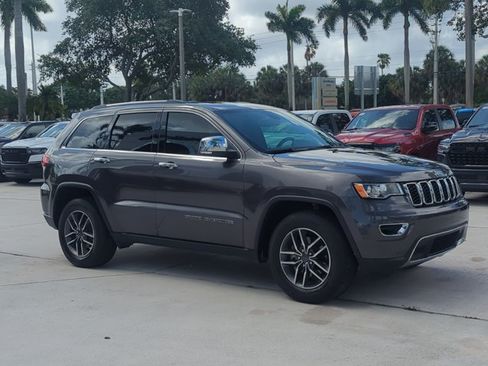 Certified 2020 Jeep Grand Cherokee Limited RWD image 3