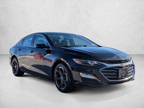 Used 2023 Chevrolet Malibu LT image 3