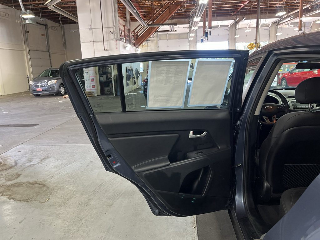 Used 2016 Kia Sportage LX AWD/4WD image 30
