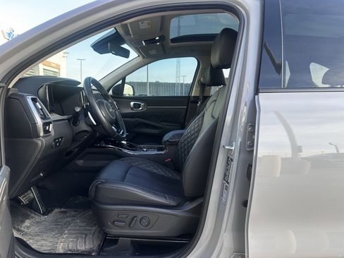 Used 2023 Kia Sorento SX Prestige image 7