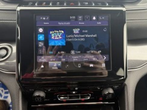 Used 2022 Jeep Grand Cherokee Altitude image 26