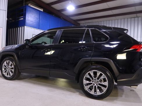 Used 2020 Toyota RAV4 XLE Premium image 2