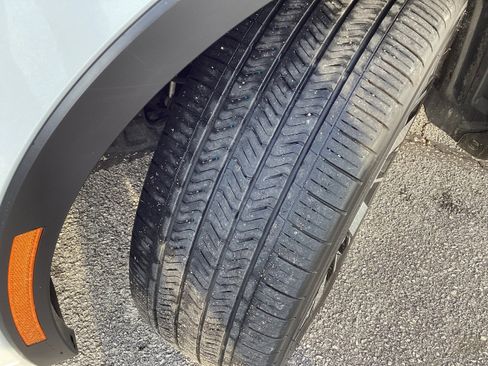 Used 2025 Mitsubishi Outlander SEL image 10