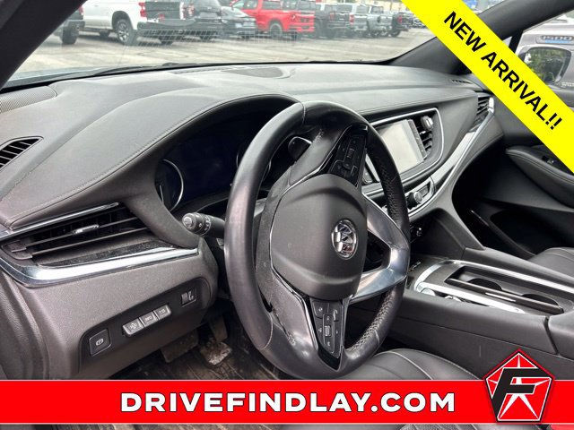 Used 2023 Buick Enclave Avenir w/ Avenir Technology Package AWD/4WD image 10