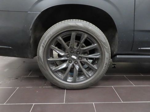 Certified 2023 Cadillac Escalade ESV Sport Platinum w/ LPO, ONYX Package image 13