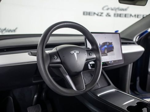 Used 2024 Tesla Model Y Long Range AWD/4WD image 21