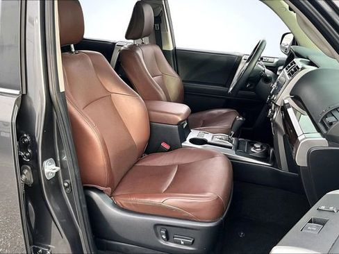 Used 2020 Toyota 4Runner SR5 image 30