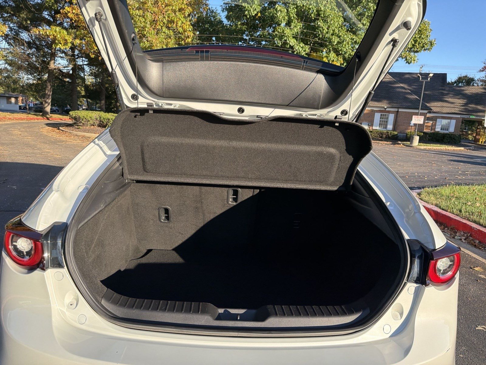 Used 2024 MAZDA MAZDA3 s FWD image 23