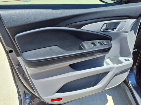 Used 2018 Honda Pilot EX image 14