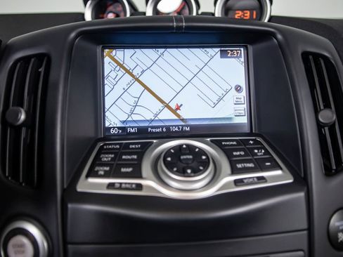 Used 2018 Nissan 370Z Touring RWD image 29