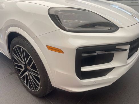 New 2026 Porsche Cayenne Coupe AWD/4WD image 22