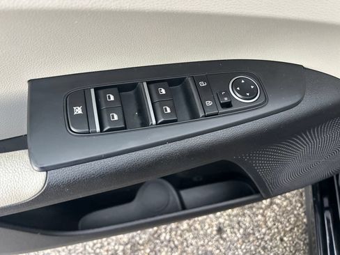 Used 2023 Kia Forte LXS FWD image 31
