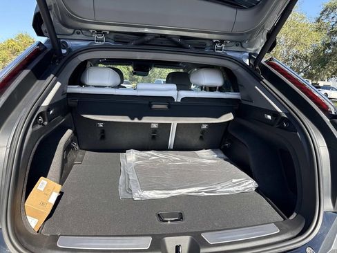 New 2026 Cadillac Optiq Luxury 2 image 11