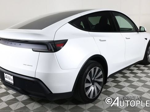 Used 2026 Tesla Model Y Long Range AWD/4WD image 5